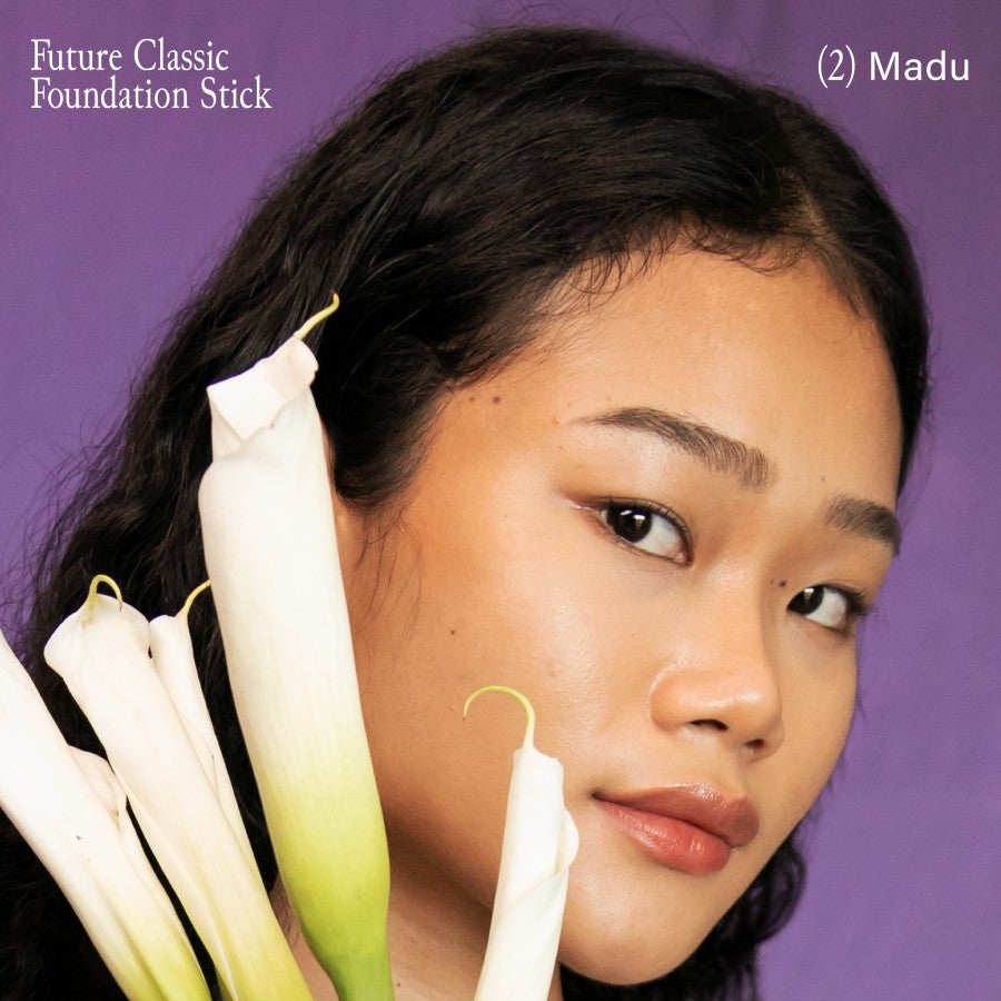Future Classic Foundation Stick Madu - Kusuma