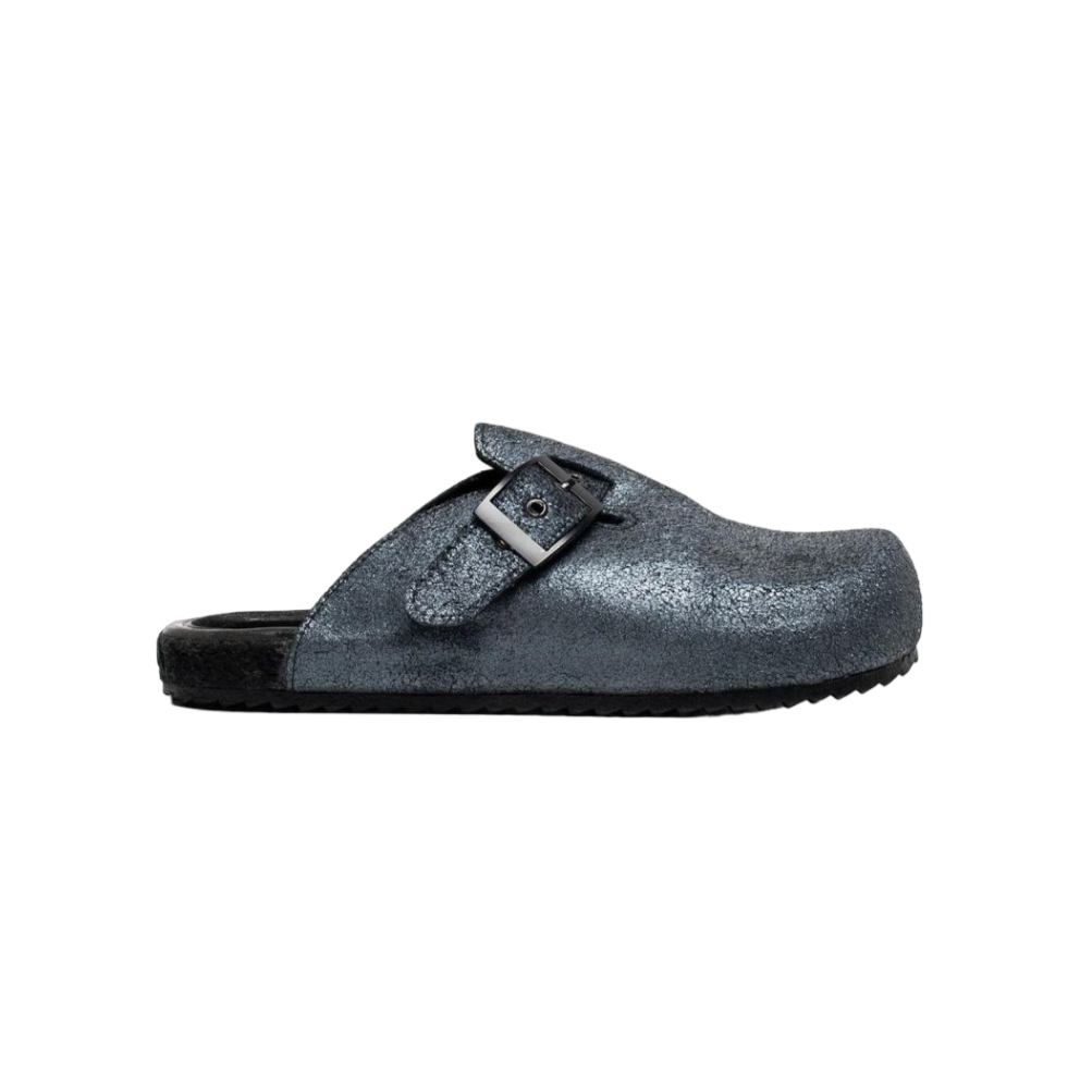 Tigah Black Mystique Clogs Side