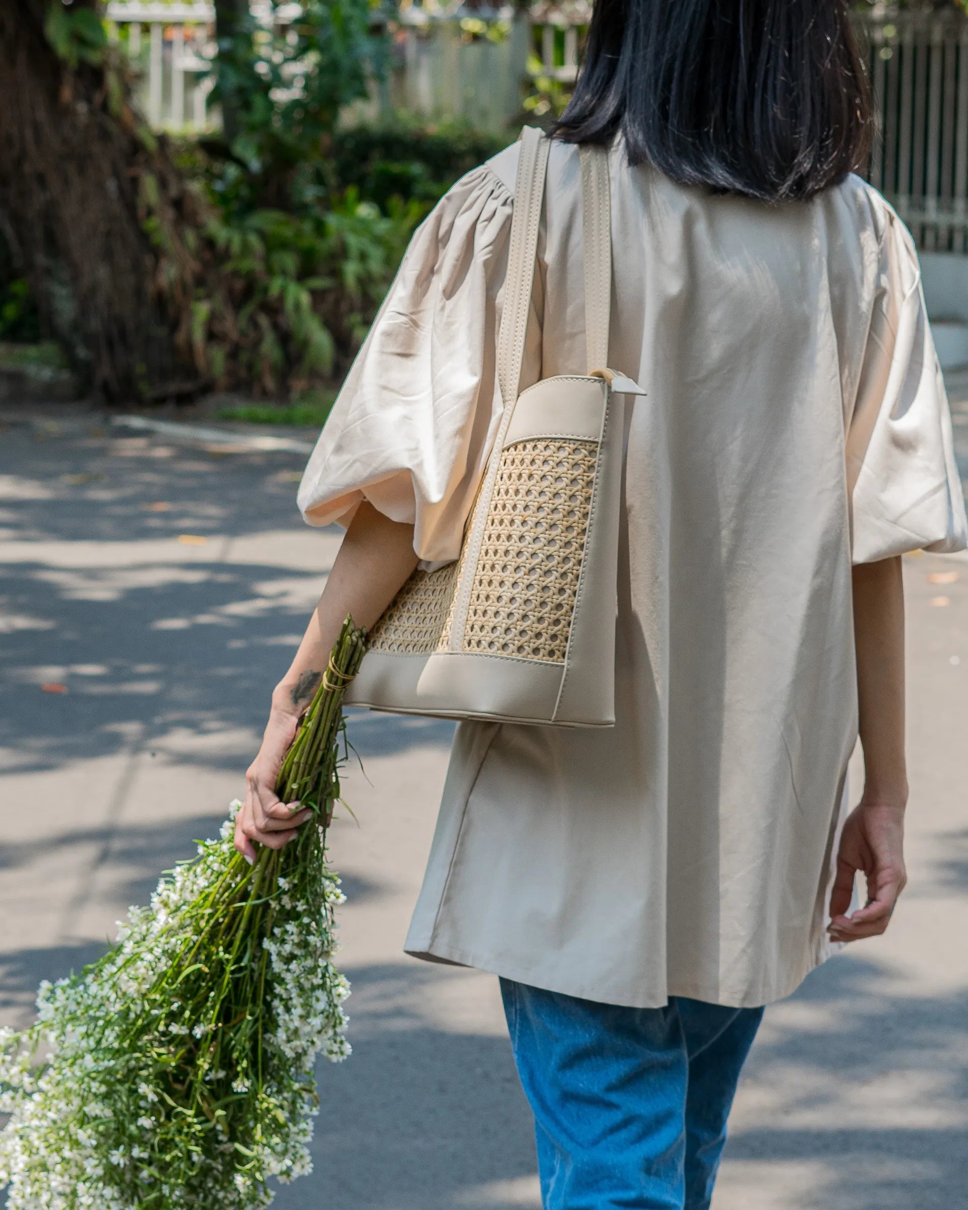 Arum Totebag Cream (L) - Cein Goods