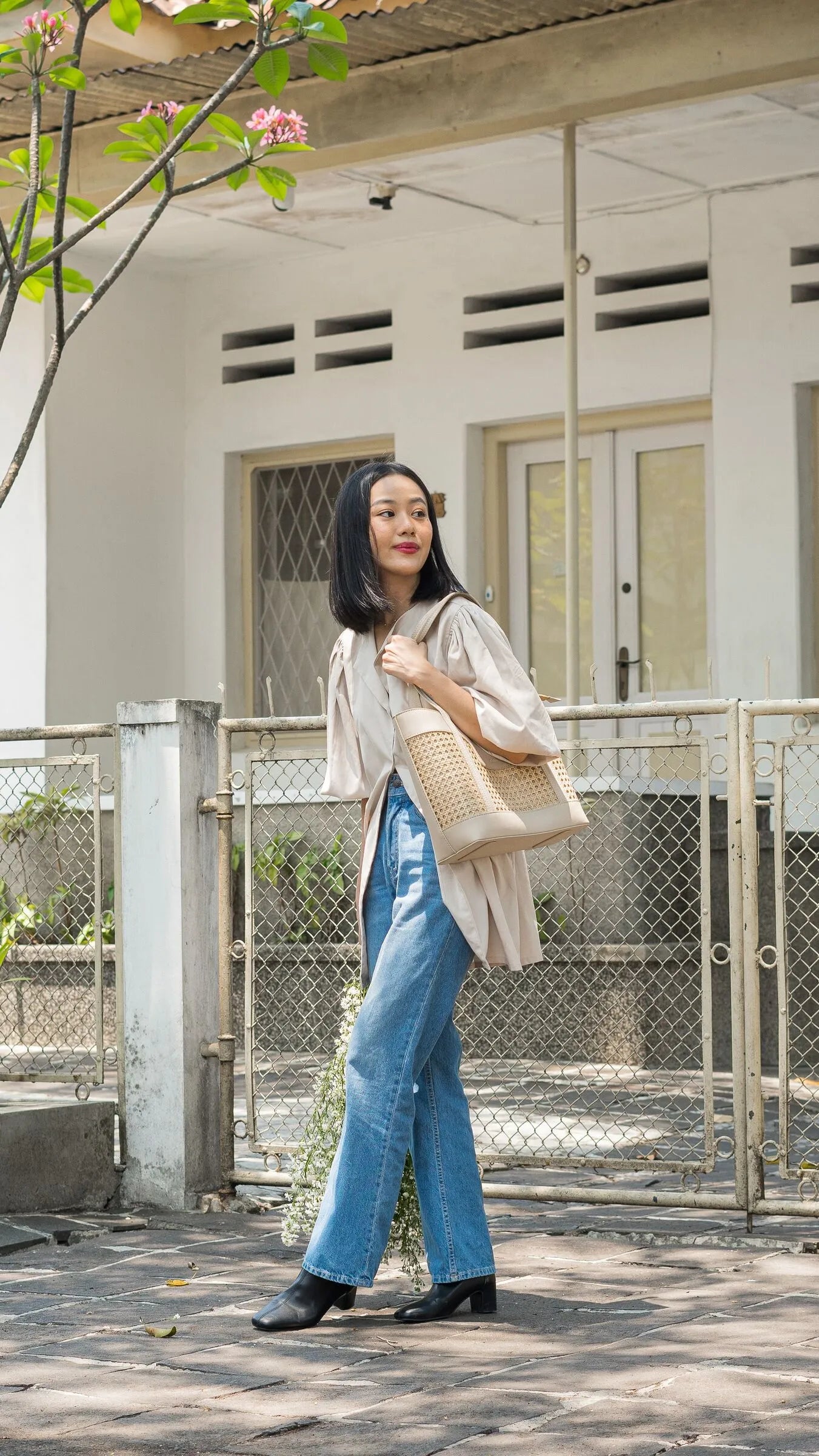 Arum Totebag Cream (L) - Cein Goods