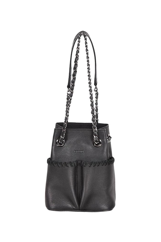 Cloe Black - Peau
