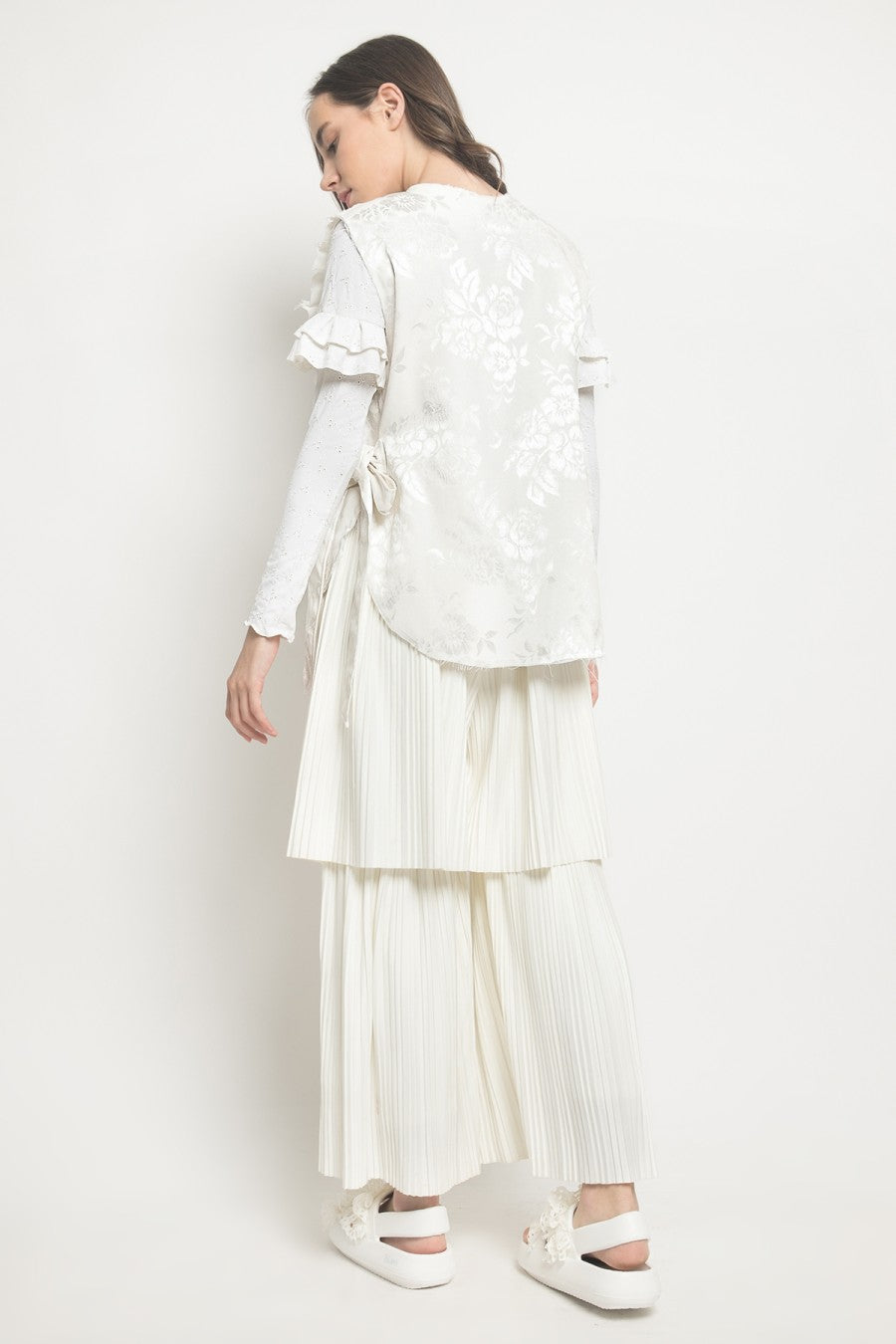 Anna Ruffle Vest White - Alexalexa