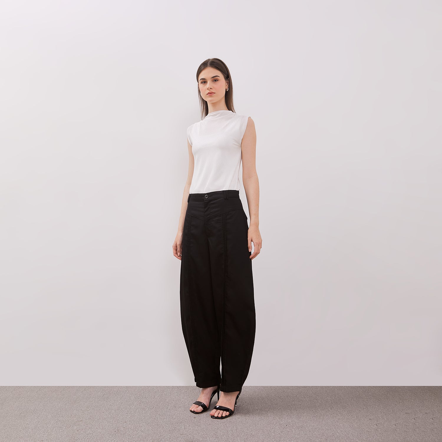 Arla Barrel Pants - Isoos Studios
