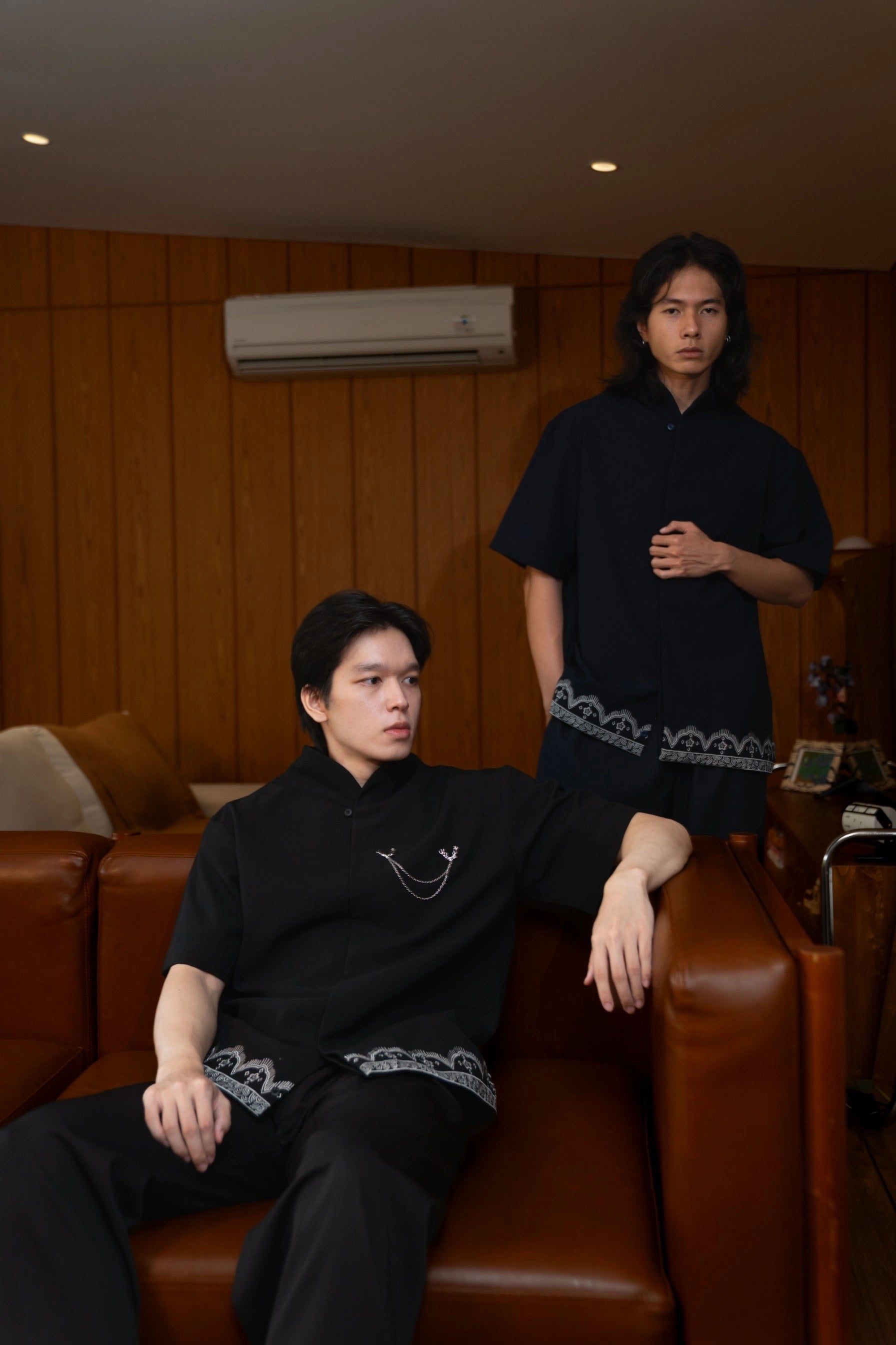 Arunika Embroidery Men Shirt Shortsleeve - Damakara