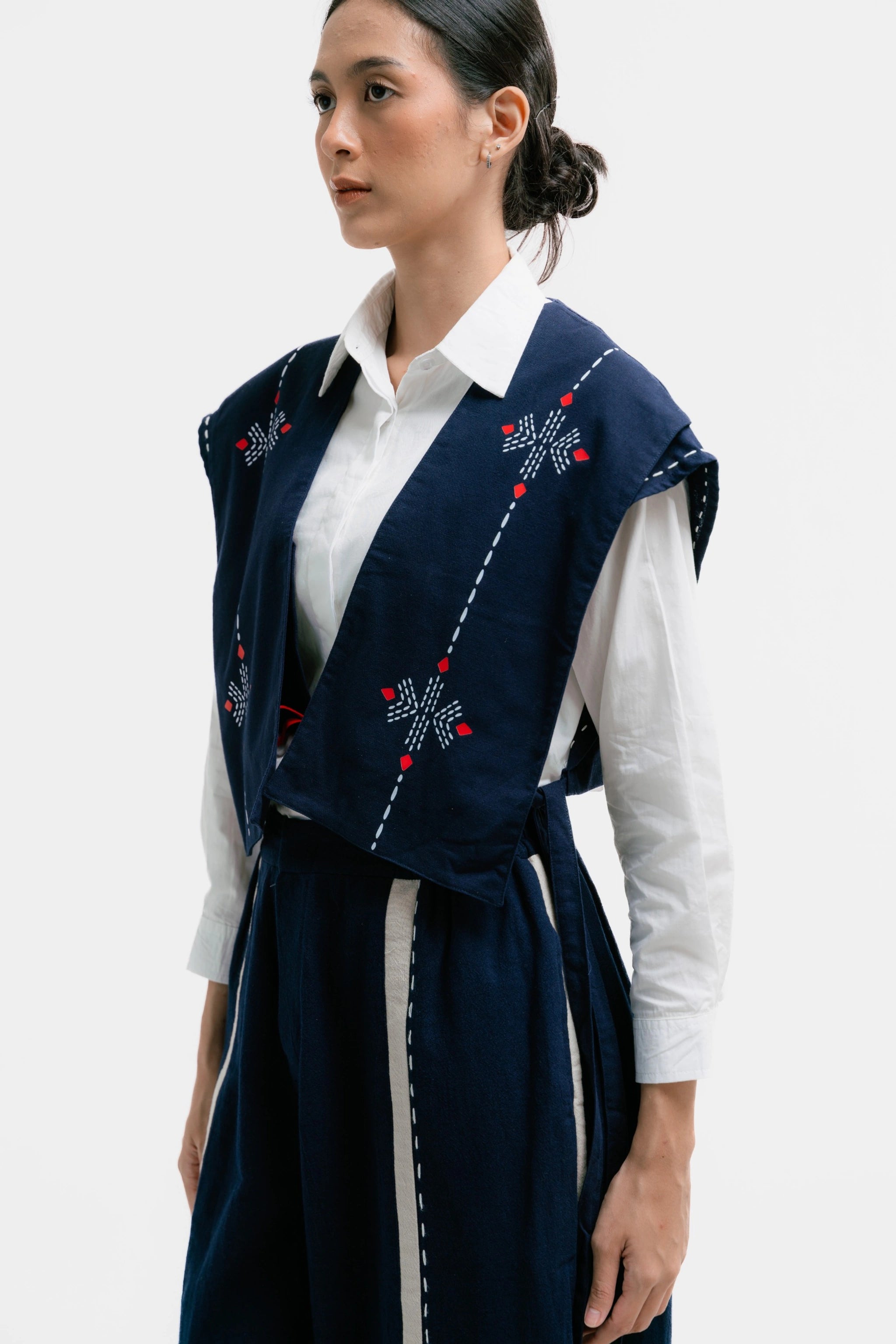 Jalin Crop Vest - Damakara