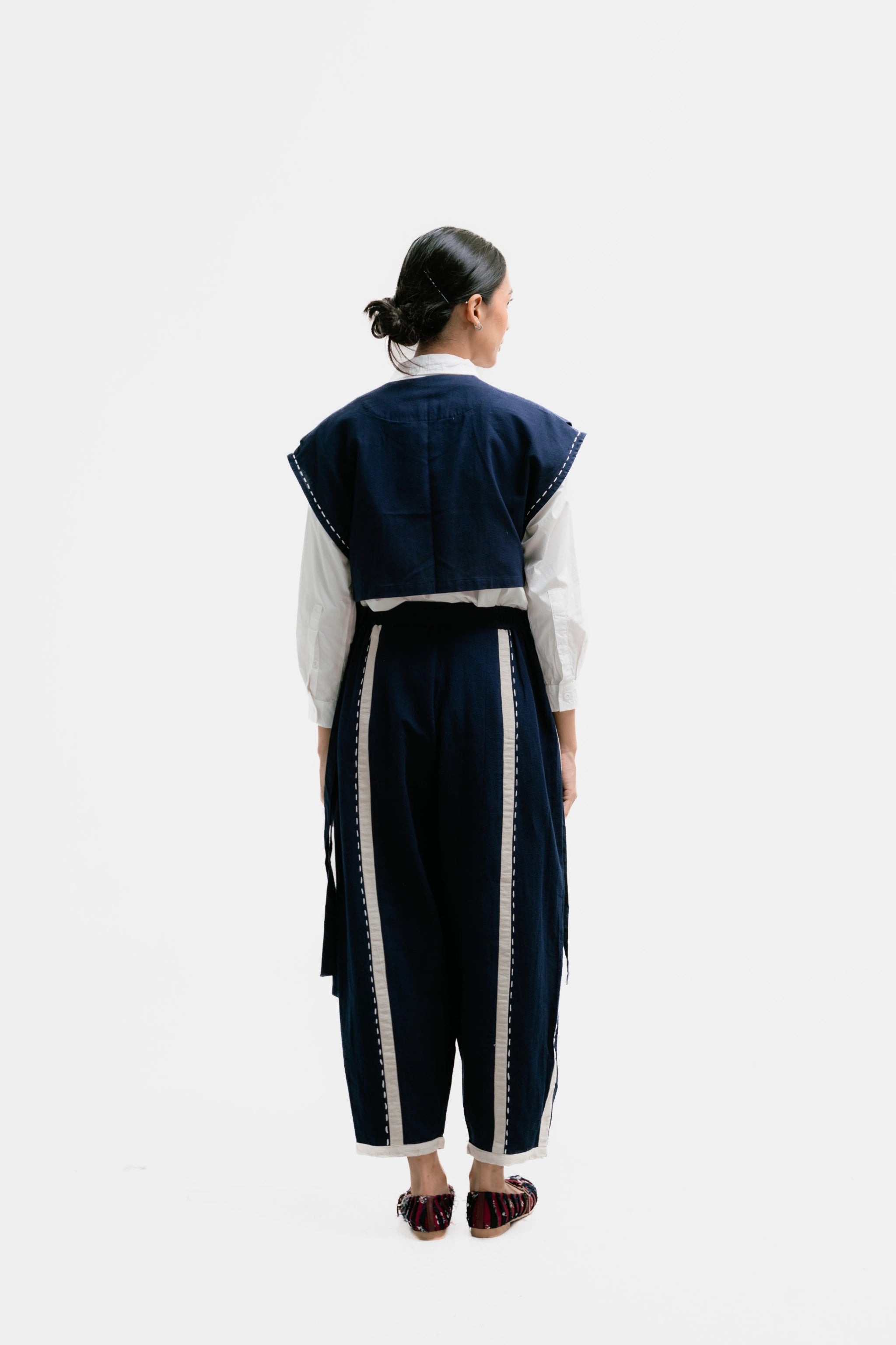 Jalin Crop Vest - Damakara