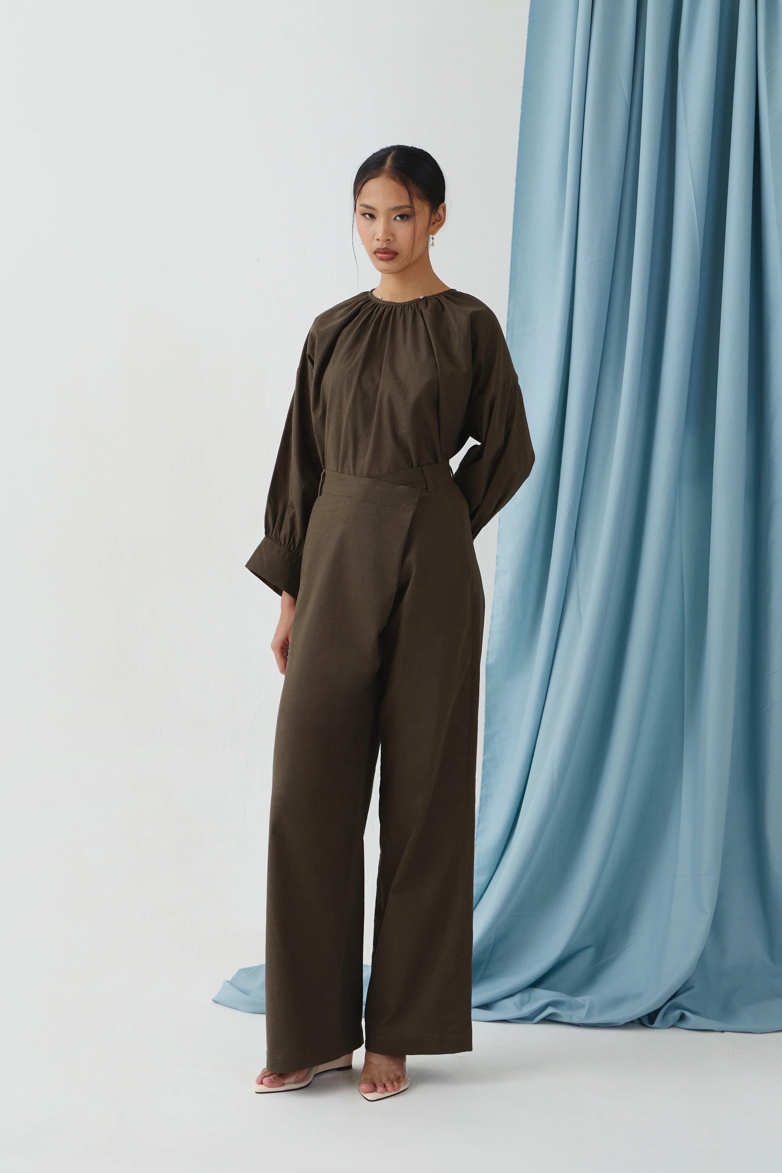 Paz Folded Trousers Wood - Acheté de Nous