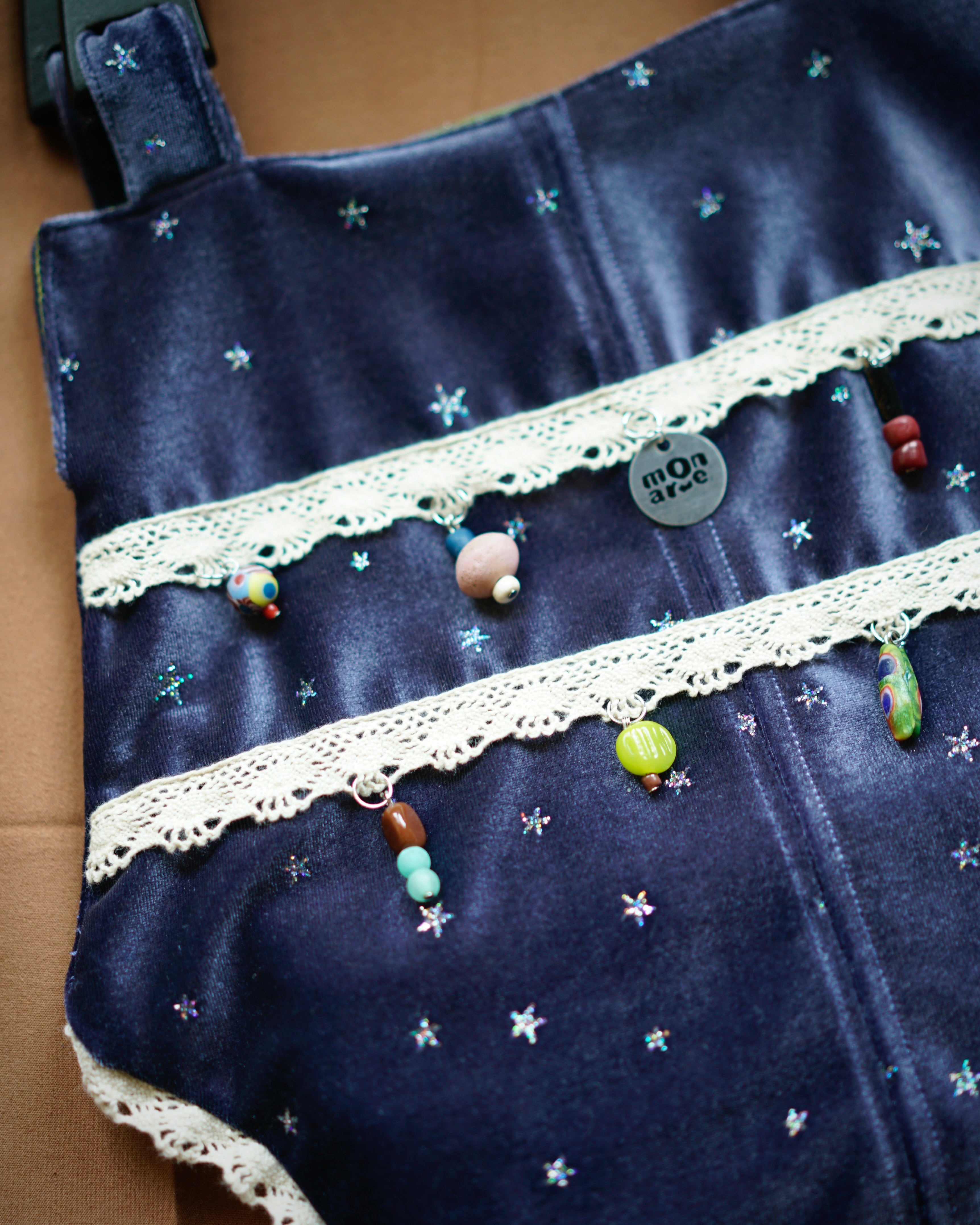 Mon Vello Night - Mon Arte