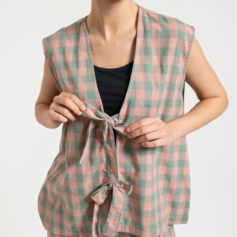 A closer look of Froyo Vest from Saya Saya