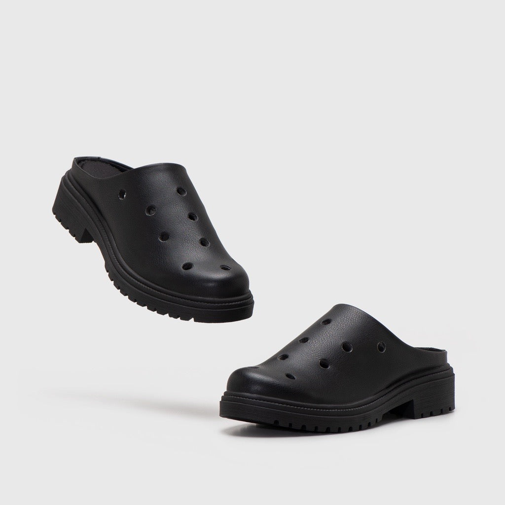 Villya Mules Black - Adorable Projects