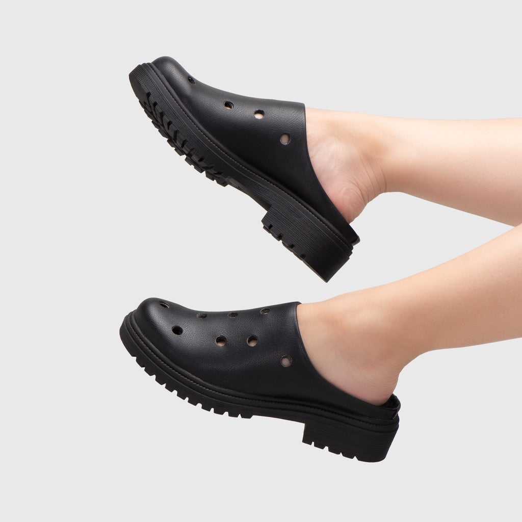 Villya Mules Black - Adorable Projects