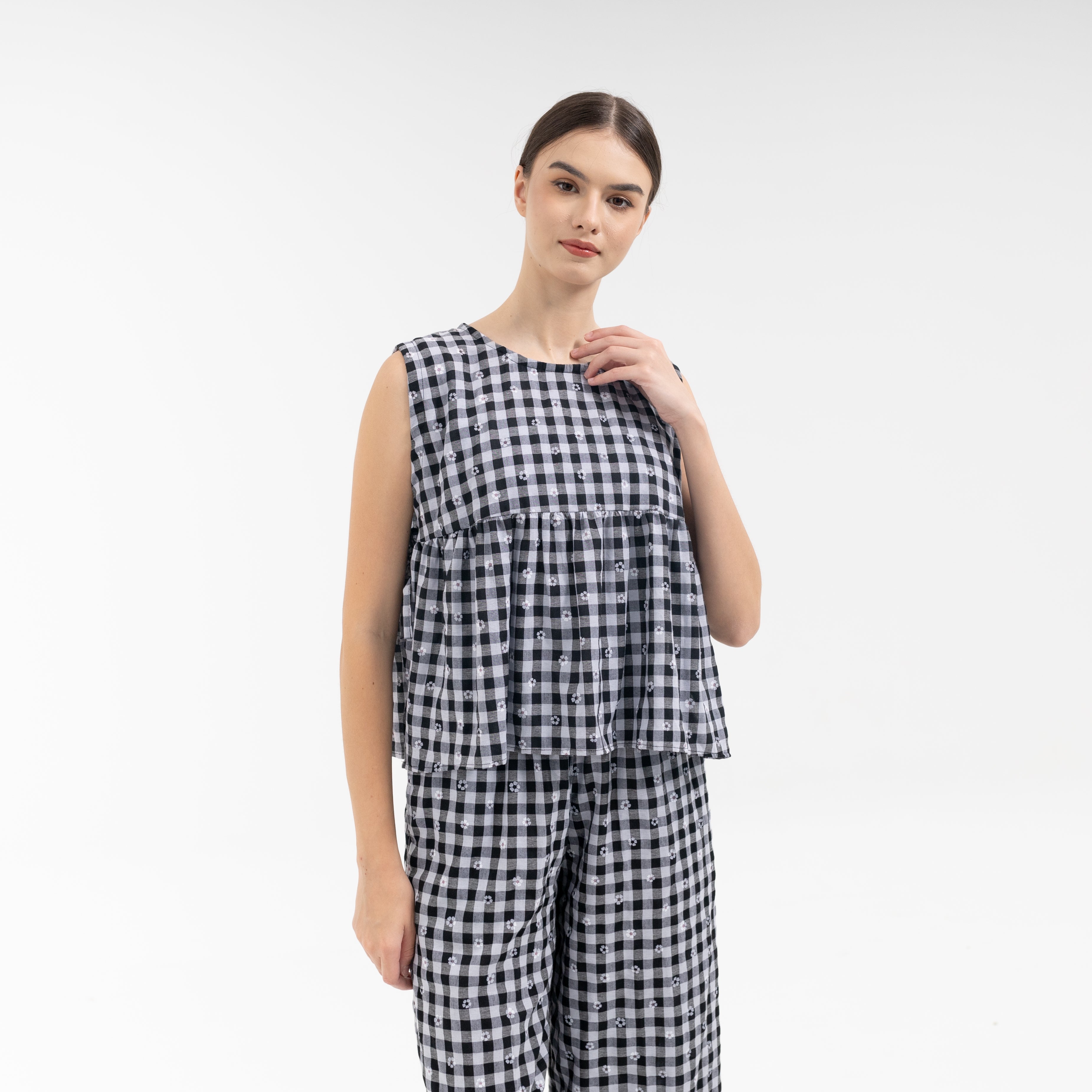 Colette Vest - Saya Saya