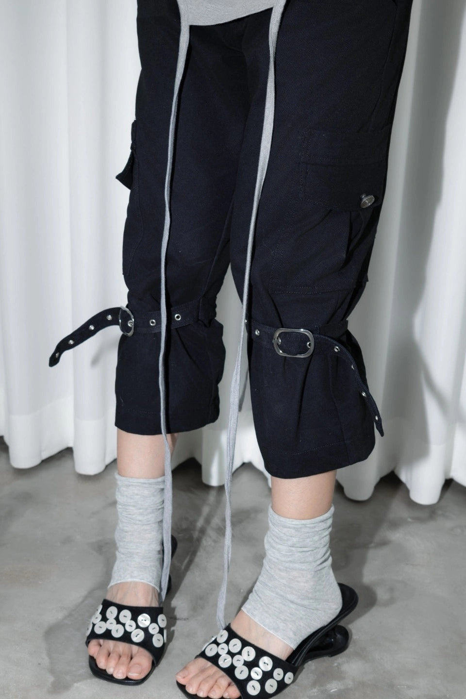 Strap Capri Pants Black - Catha