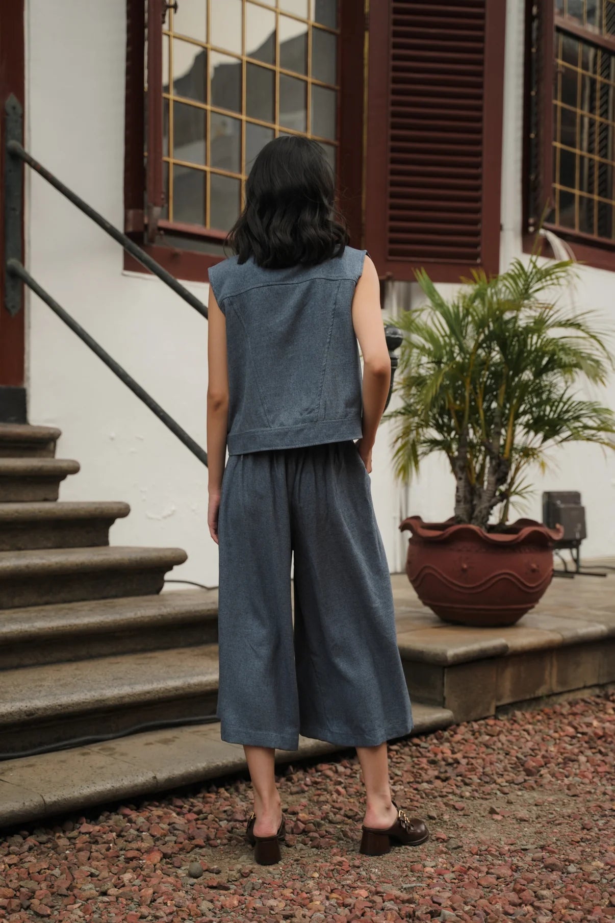 Jun Sleeveless - Maven