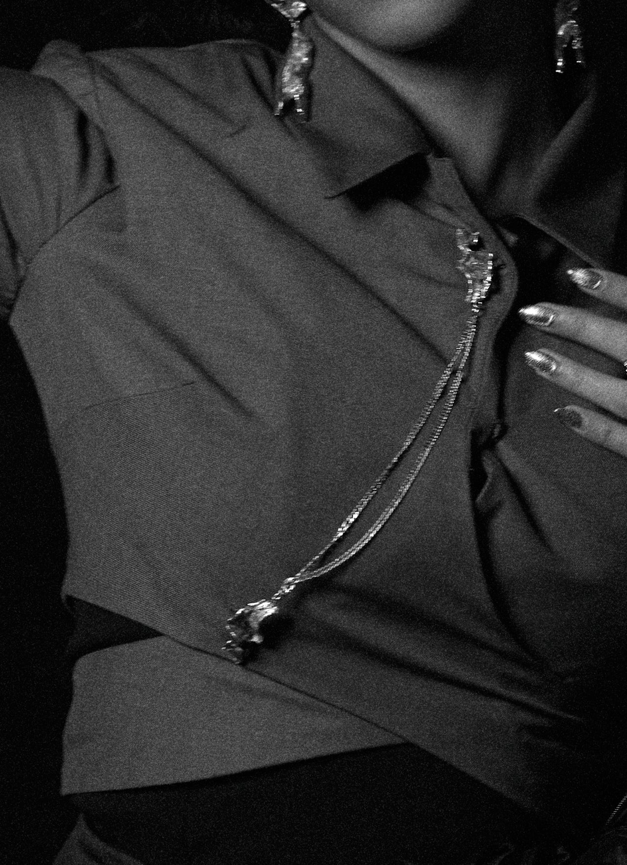 Mengering Brooch - Gelap Ruang Jiwa