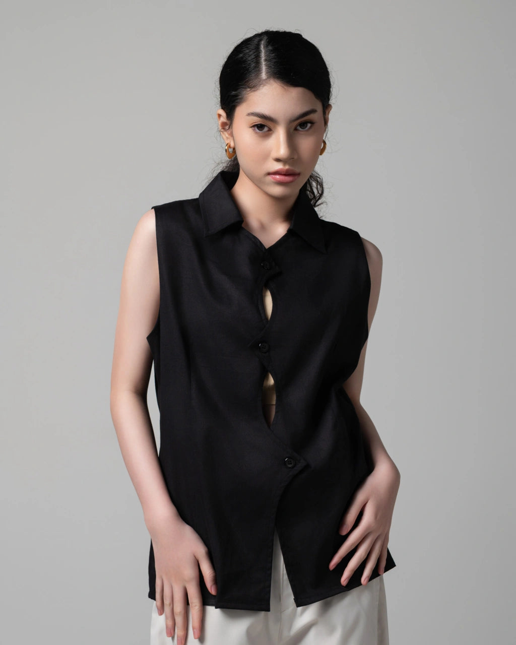 Moala Blouse Black - Kajuaruna
