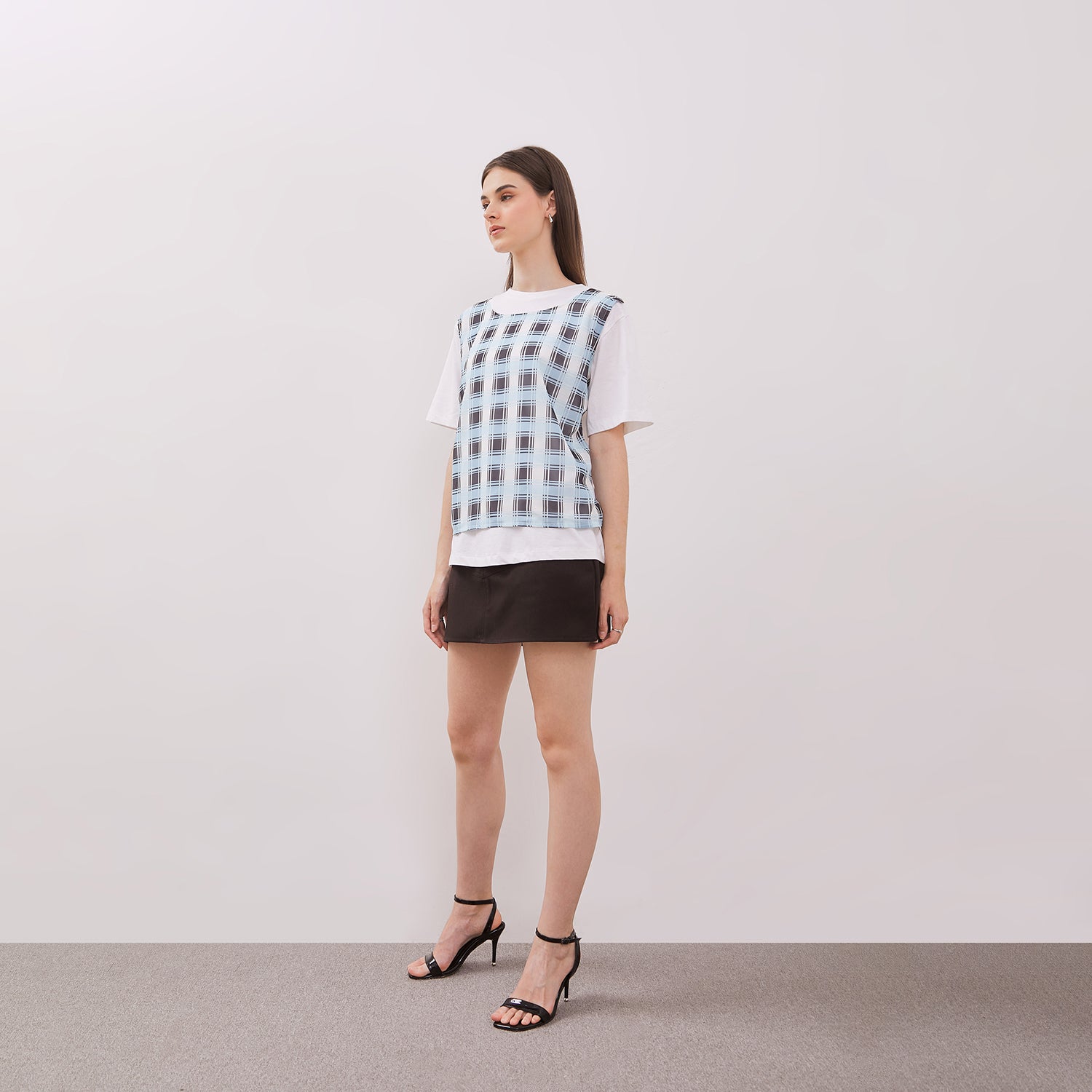 Thara T-Shirt White - Isoos Studios