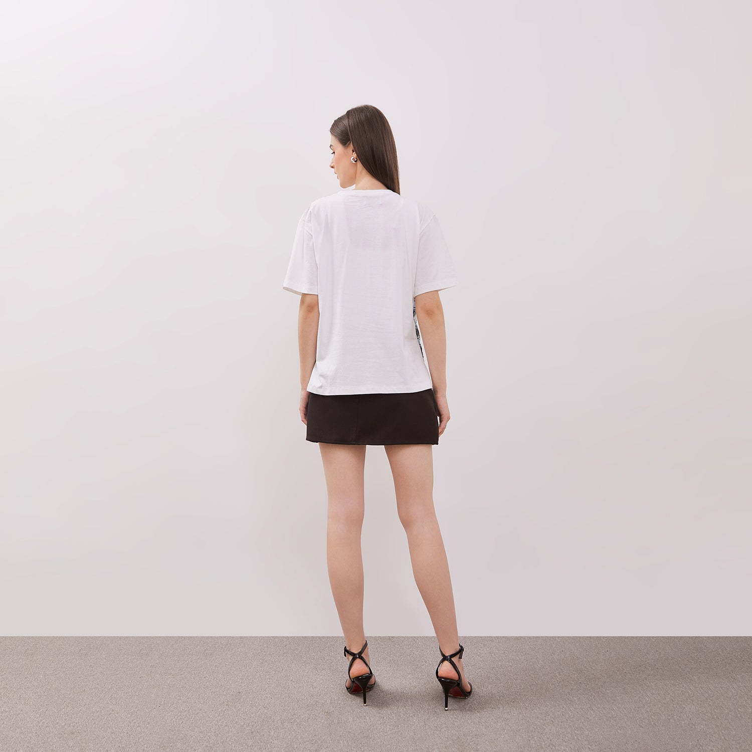 Thara T-Shirt White - Isoos Studios