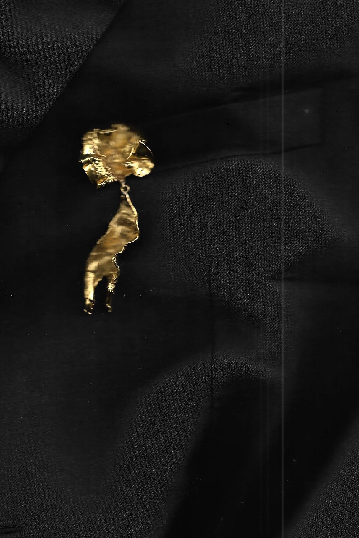Mekar Luruh Brooch Gold - Gelap Ruang Jiwa