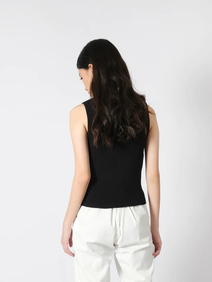Turtle Sleeveless Knit Black - Thenblank