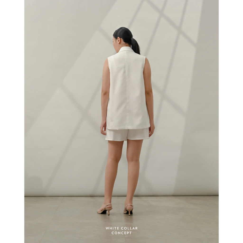 Vier Vest - White Collar Concept