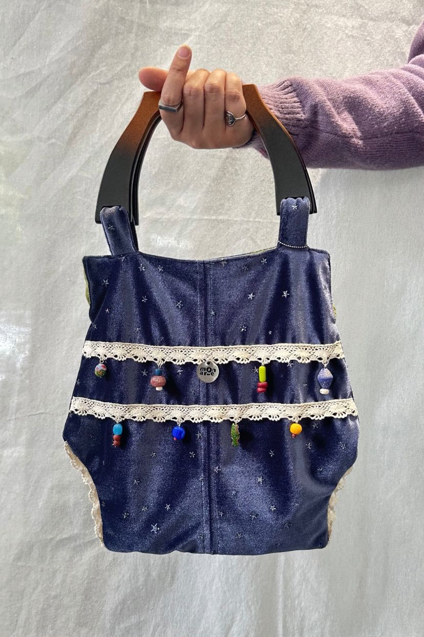 Mon Vello Night - Mon Arte