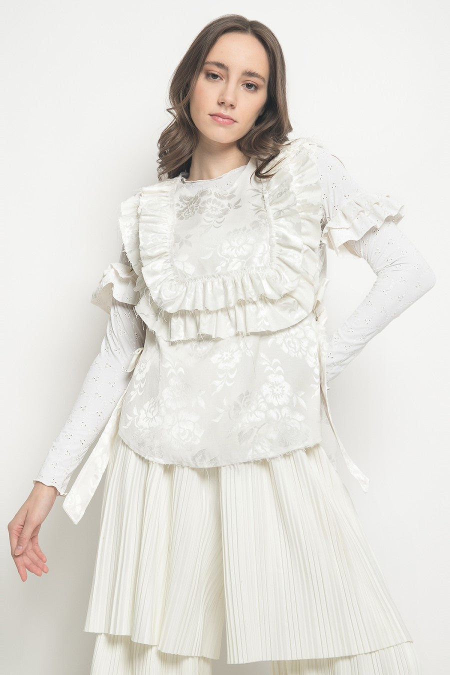 Anna Ruffle Vest White - Alexalexa