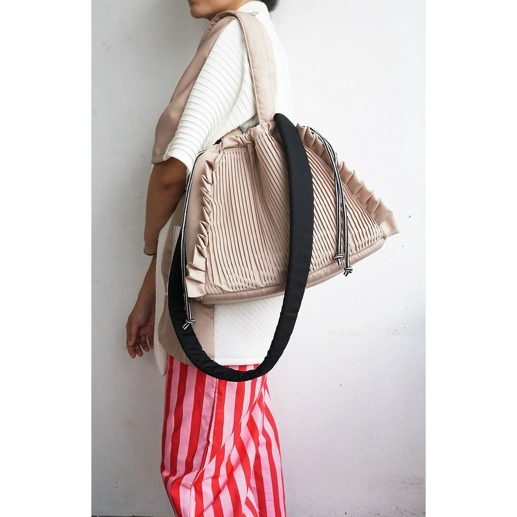 Slice Cake Pleated Bag Creamy - Mannequin Plastic