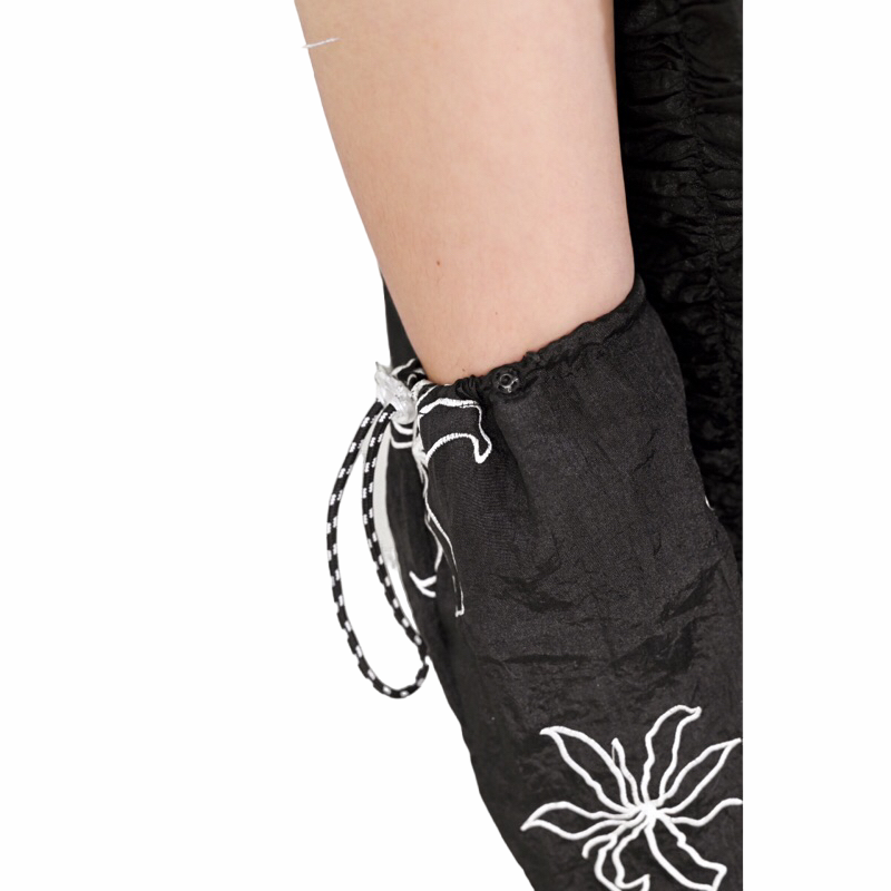 Peony Shirt Black - Magic Beliver