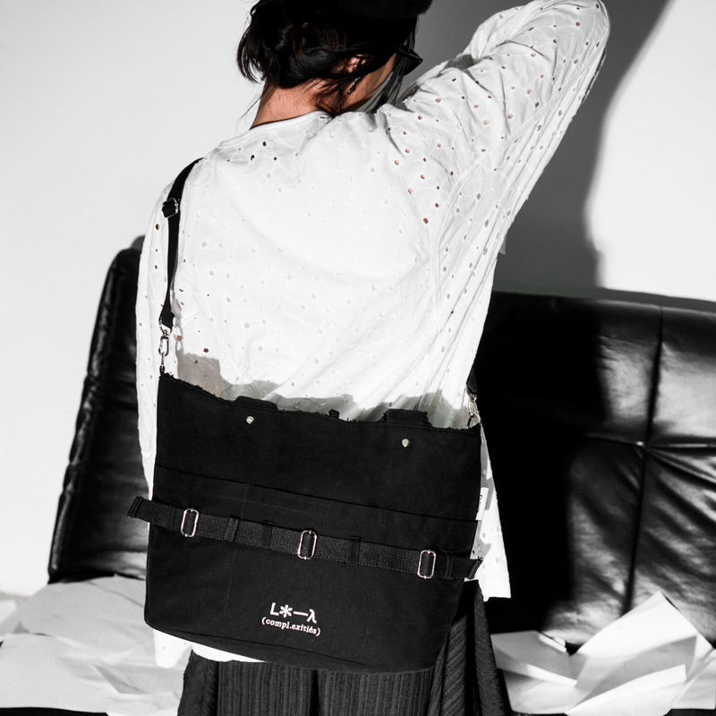 Pieces Reversible Bag Black - Lou Tropics
