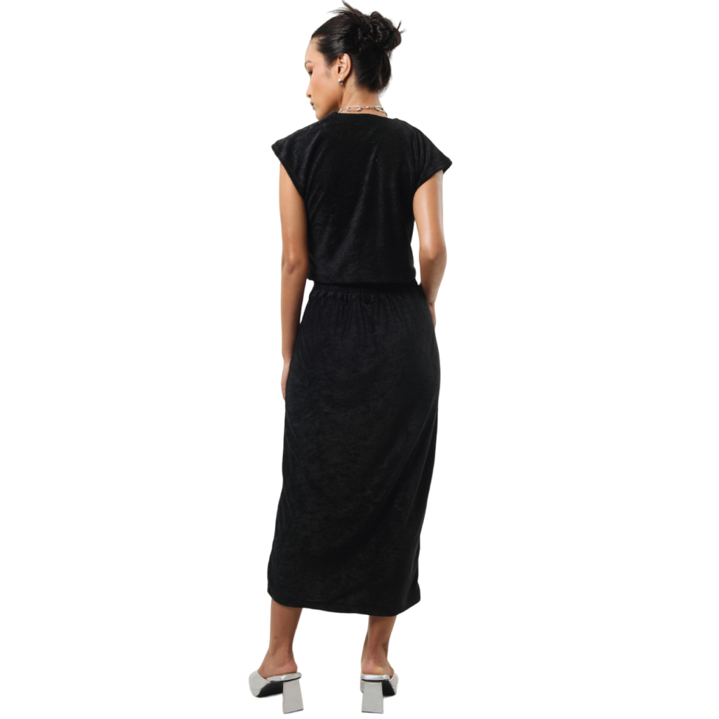 Suney Top In Black - Isoos Studios