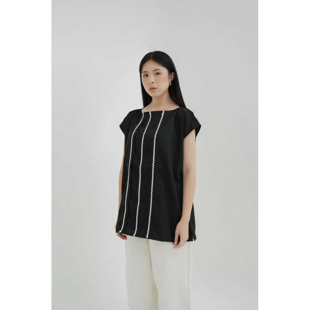 Myura Top - Monday To Friday
