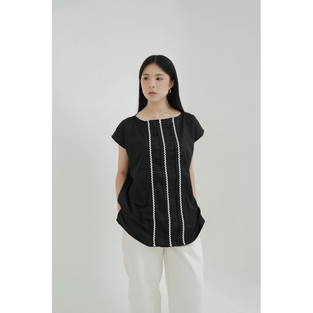 Myura Top - Monday To Friday
