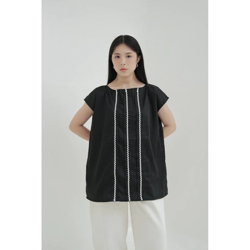 Myura Top - Monday To Friday
