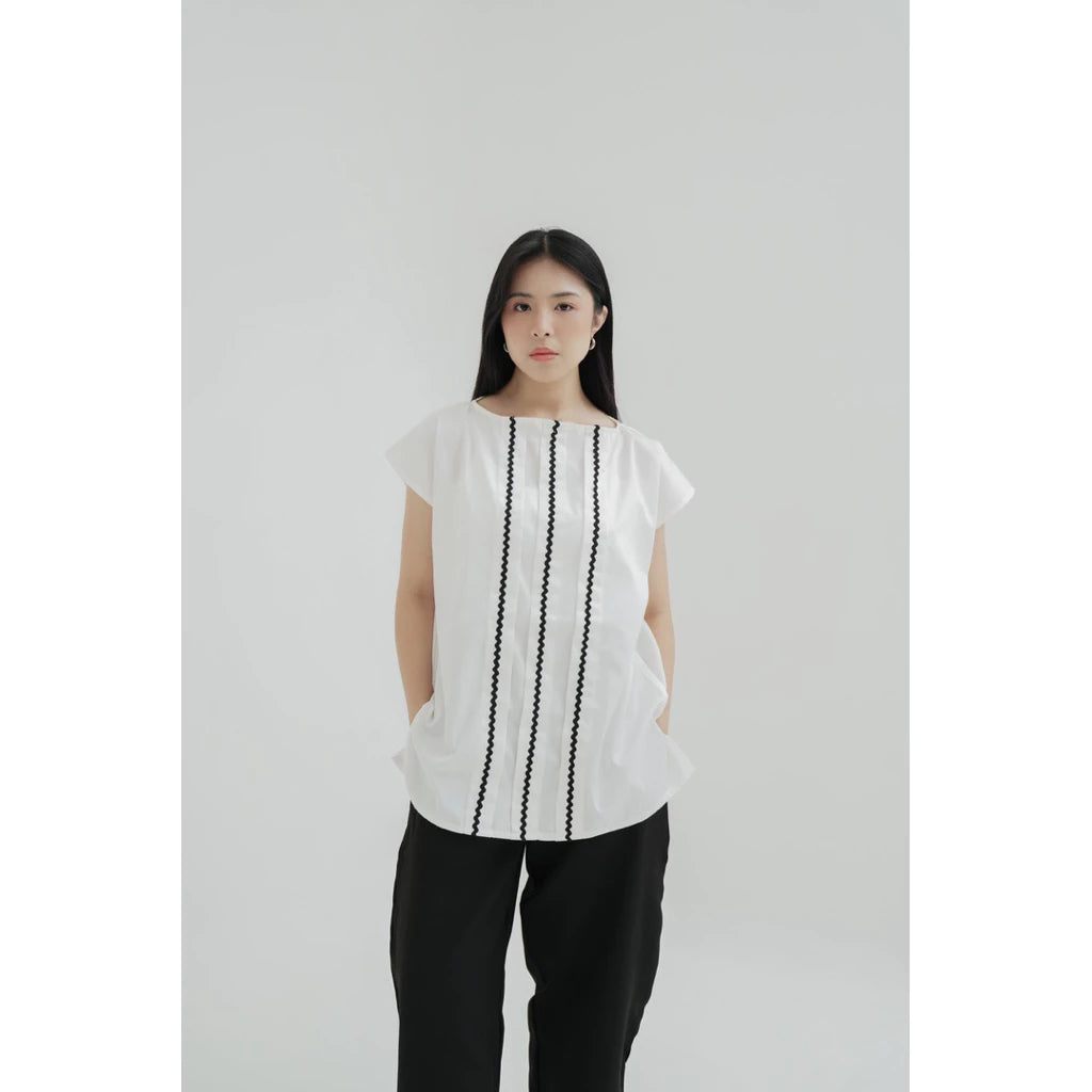 Myura Top - Monday To Friday