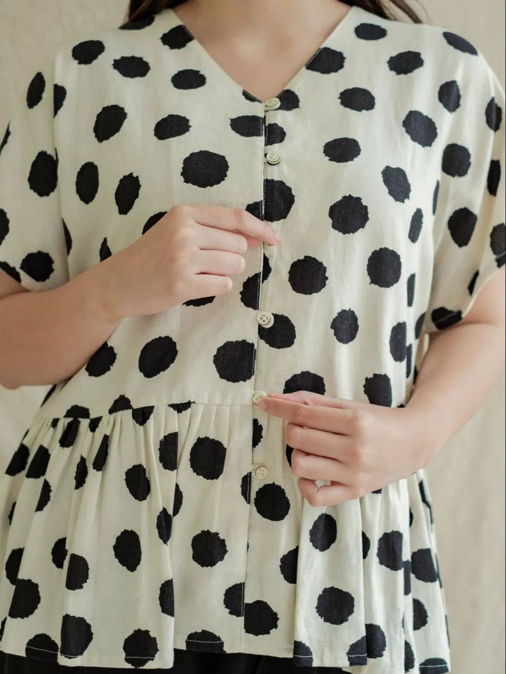 Kemeja Melasti Rample Polkadot - Labuan Linen Wear