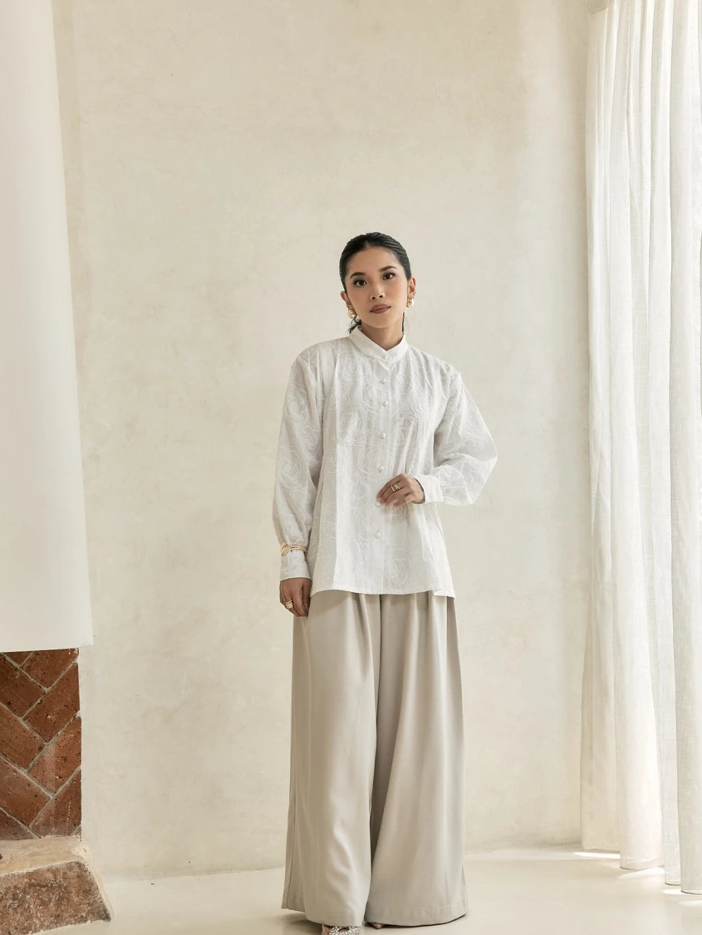 Flora Broken White - Mine