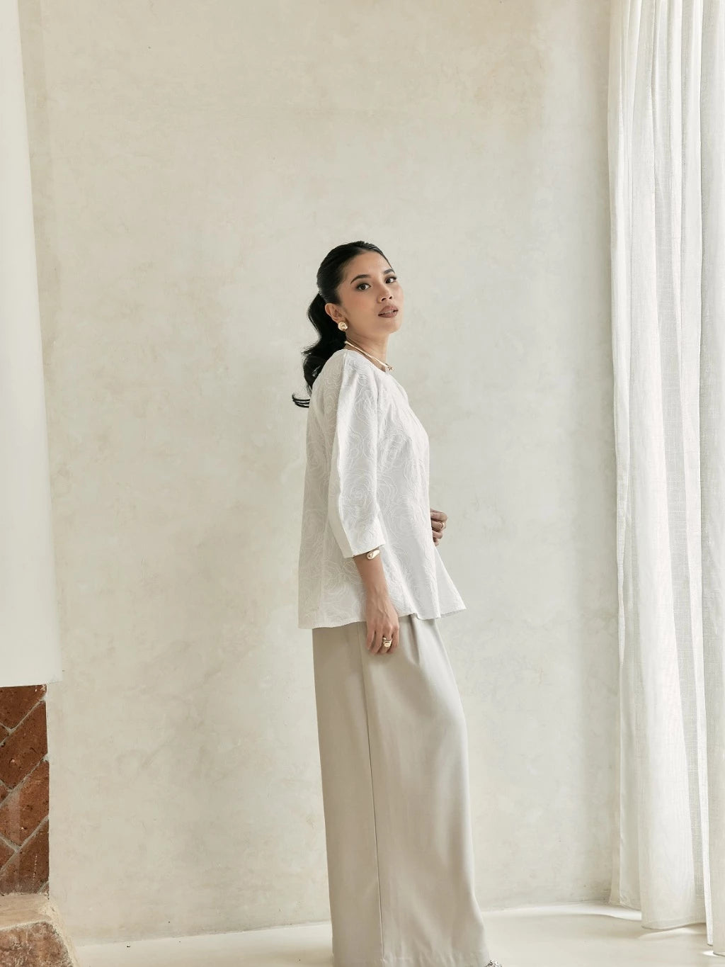 Dira Rose Broken White - Mine