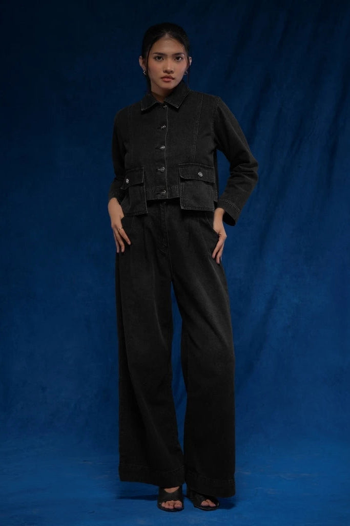 Poche Crop Denim Jacket Black With Drop Pocket Black Wash - Daile