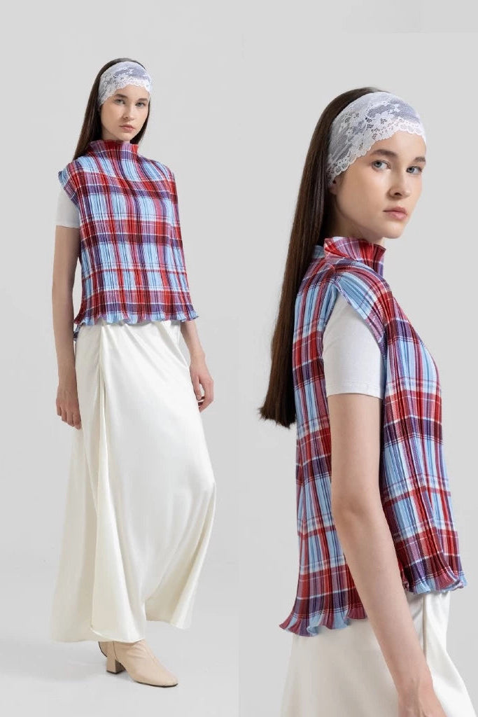 Ann Pleats Top Blue - Tuff Puff