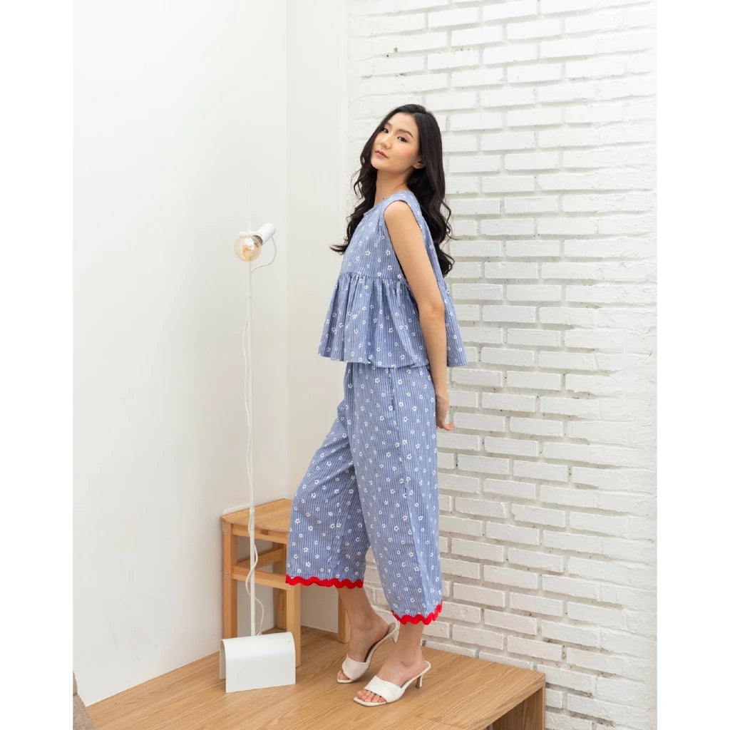 Colette Vest - Saya Saya