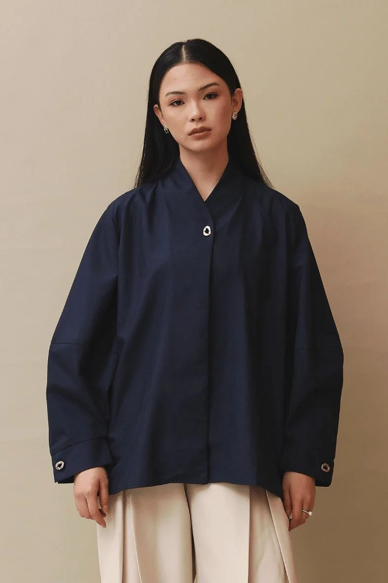 SOLR - Linear Puffy Top Navy - LR Studio