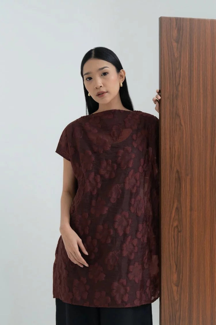 Samara Top Red - Monday To Friday