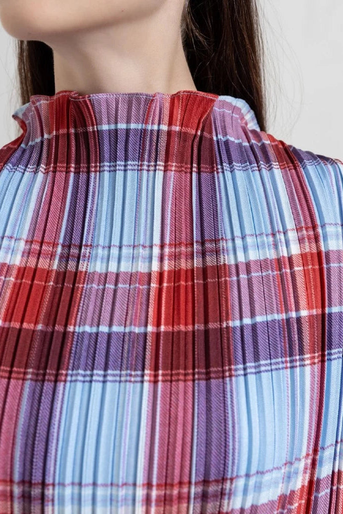 Ann Pleats Top Blue - Tuff Puff