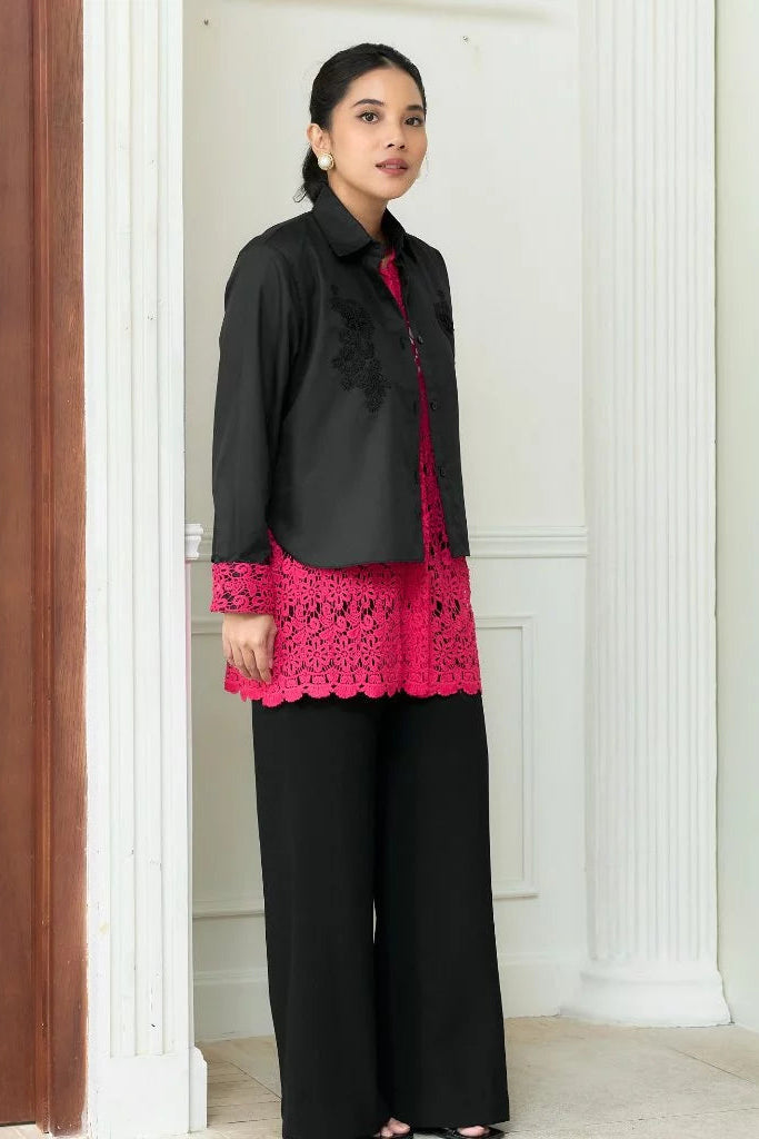 Firly Embroidery Shirt Hitam Pink - Mine