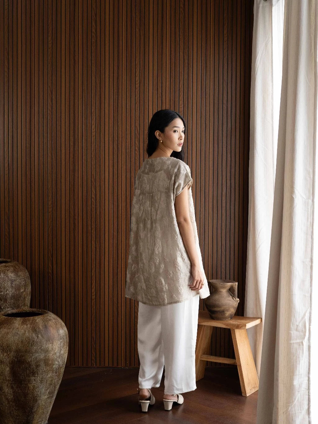 Samara Top Taupe - Monday To Friday