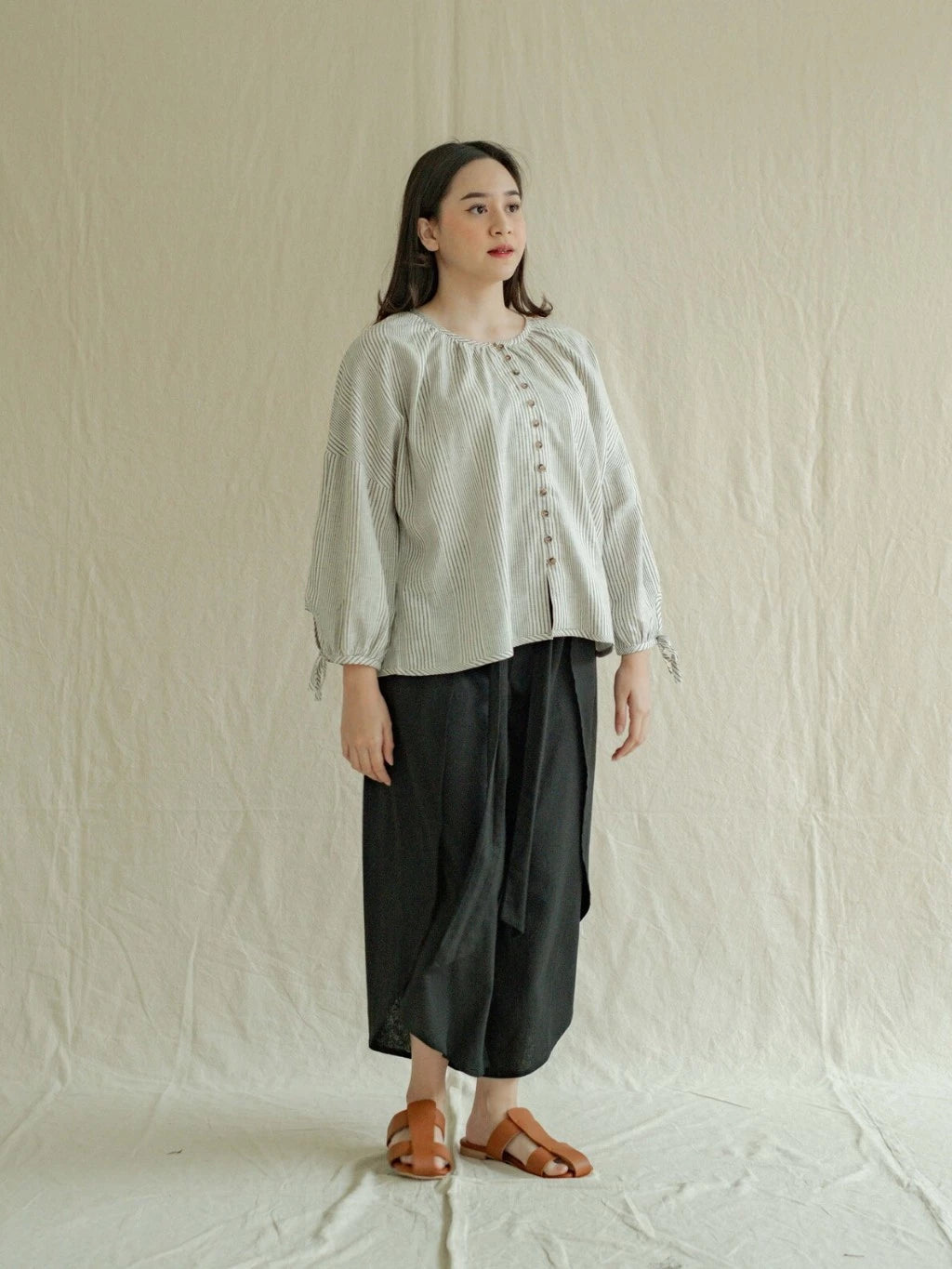 Blouse Kirana Salur Abu (New) - Labuan Linen Wear
