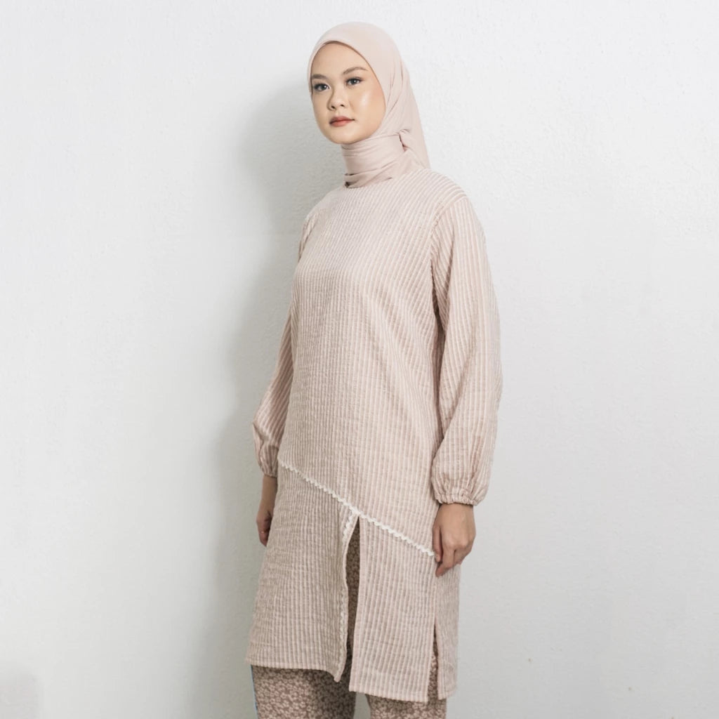 Biku Slit Tunic Creme - Aumone