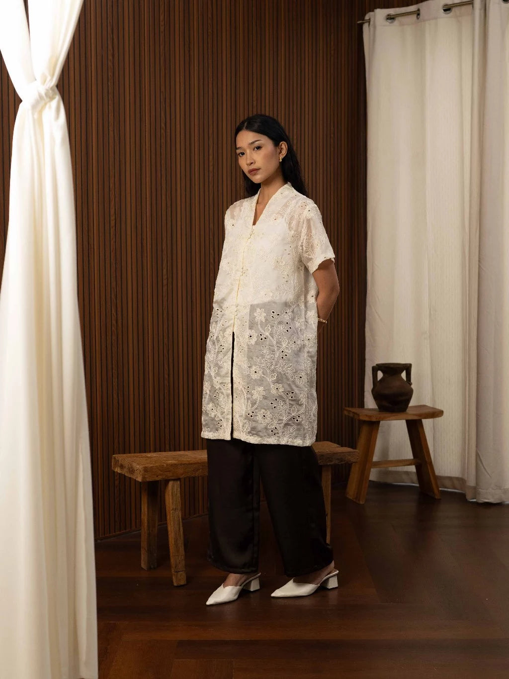 Jennaira Tunik SS Broken White - Monday To Friday