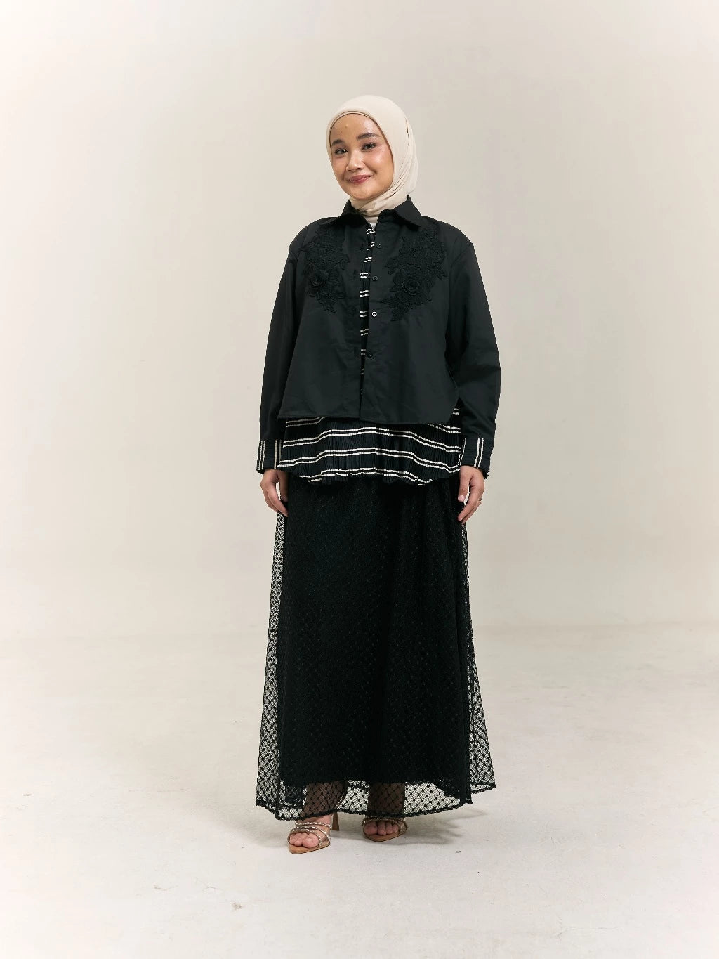 Firly Noir Embroidery Shirt Black - Mine